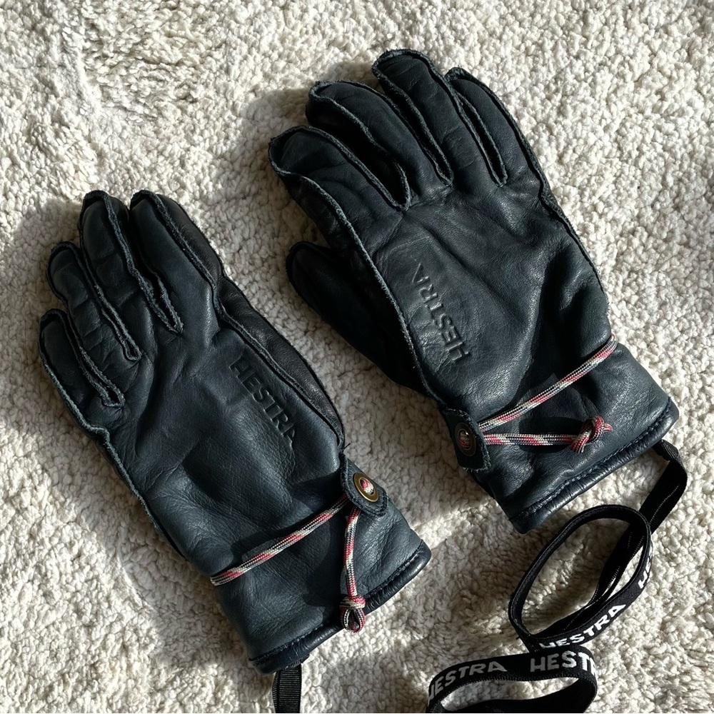 Hestra Wakayama 5 Finger Winter Glove in Navy & Black (Discontinued)